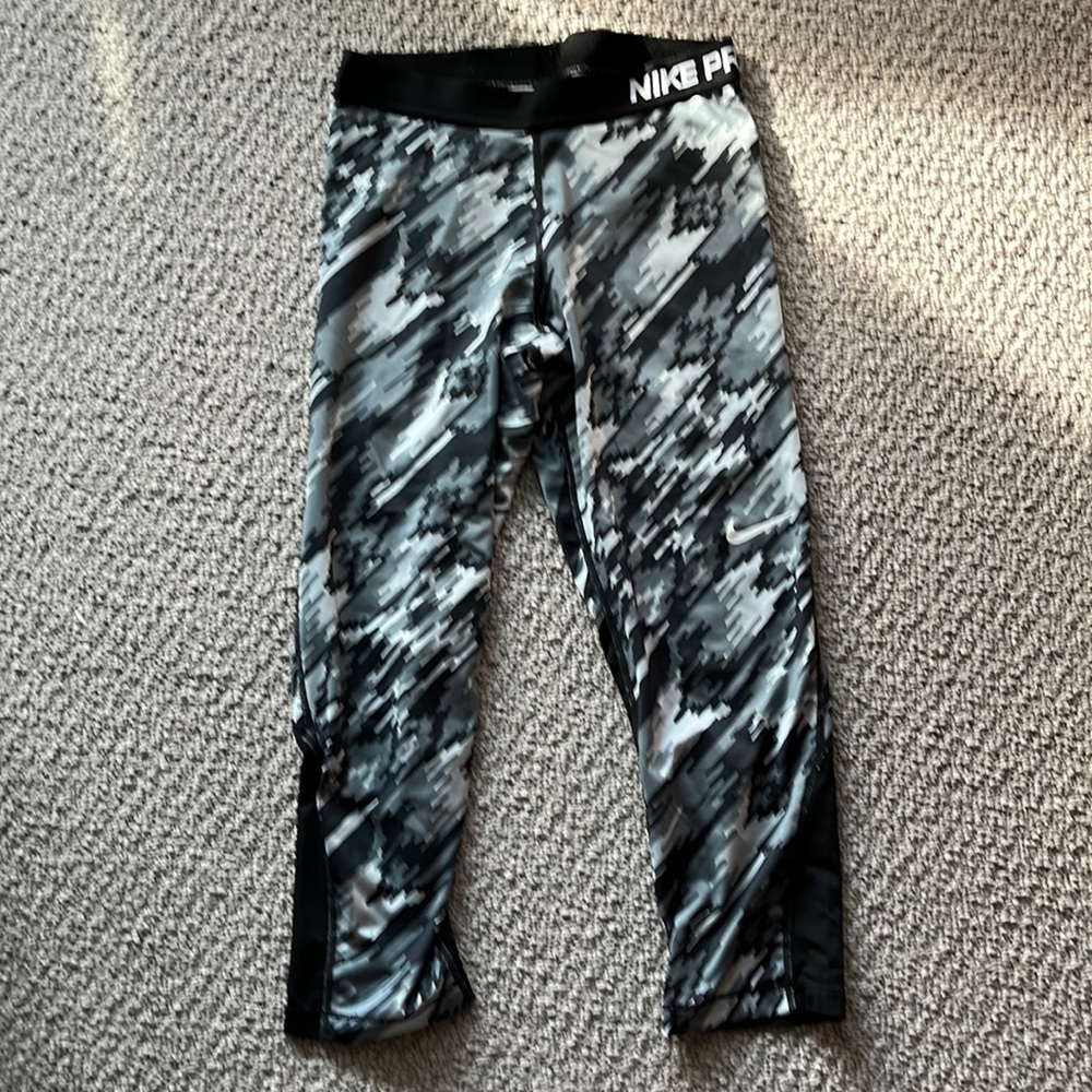 💚Nike dri-fit cropped leggings